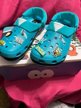 CROCS South Park , Randy Clog Sandals with Charms, men’s 9 women’s 11